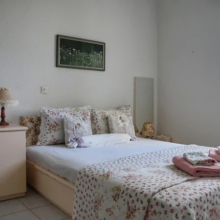 Agnanti Daire Kalyves Polygyrou